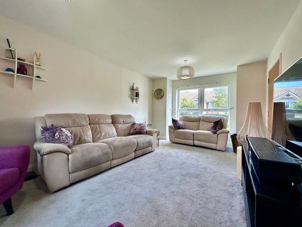 Property photo 2 of 12 Picture No. 25