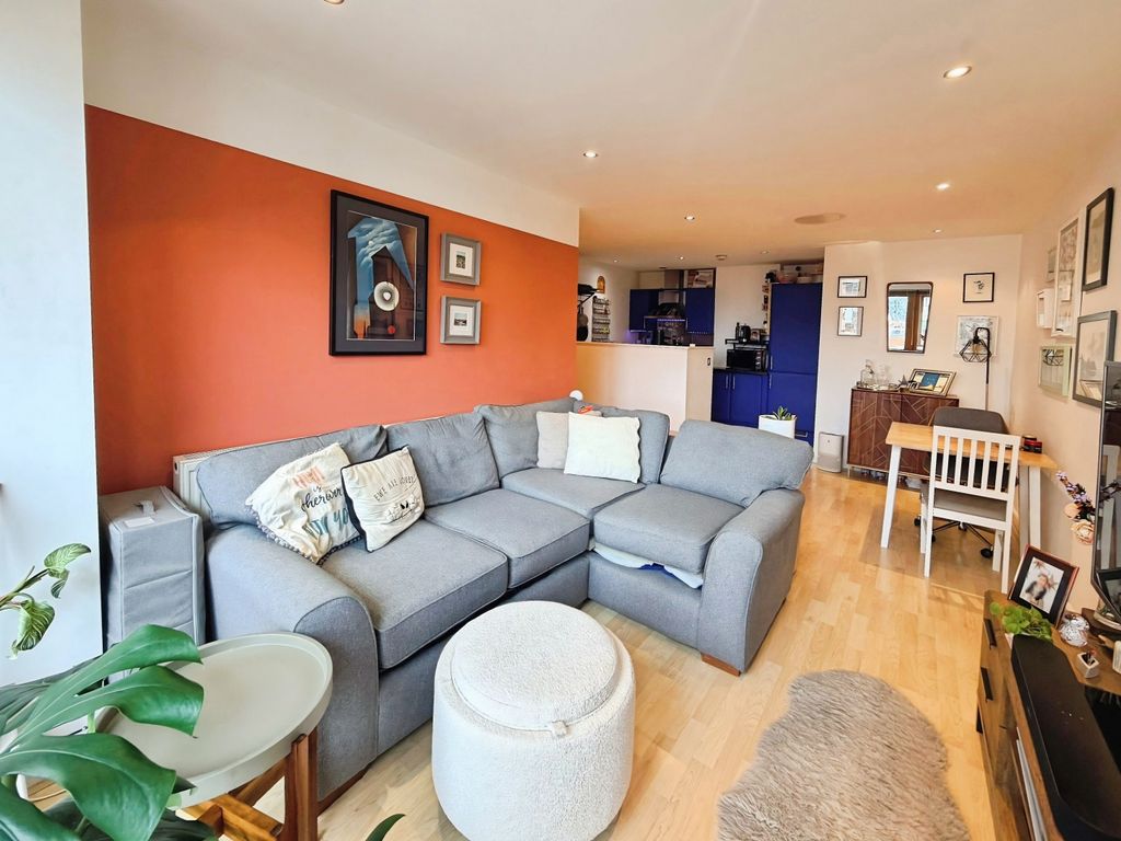 Property photo 2 of 19
