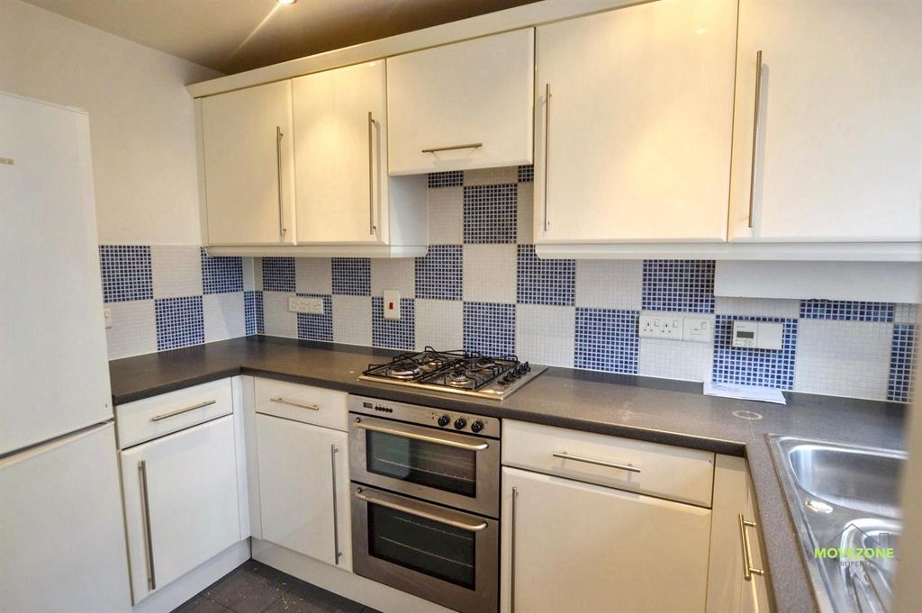 Property photo 2 of 7 8Sparkesclosekitchen.Jpg