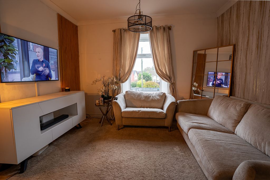 Property photo 2 of 26