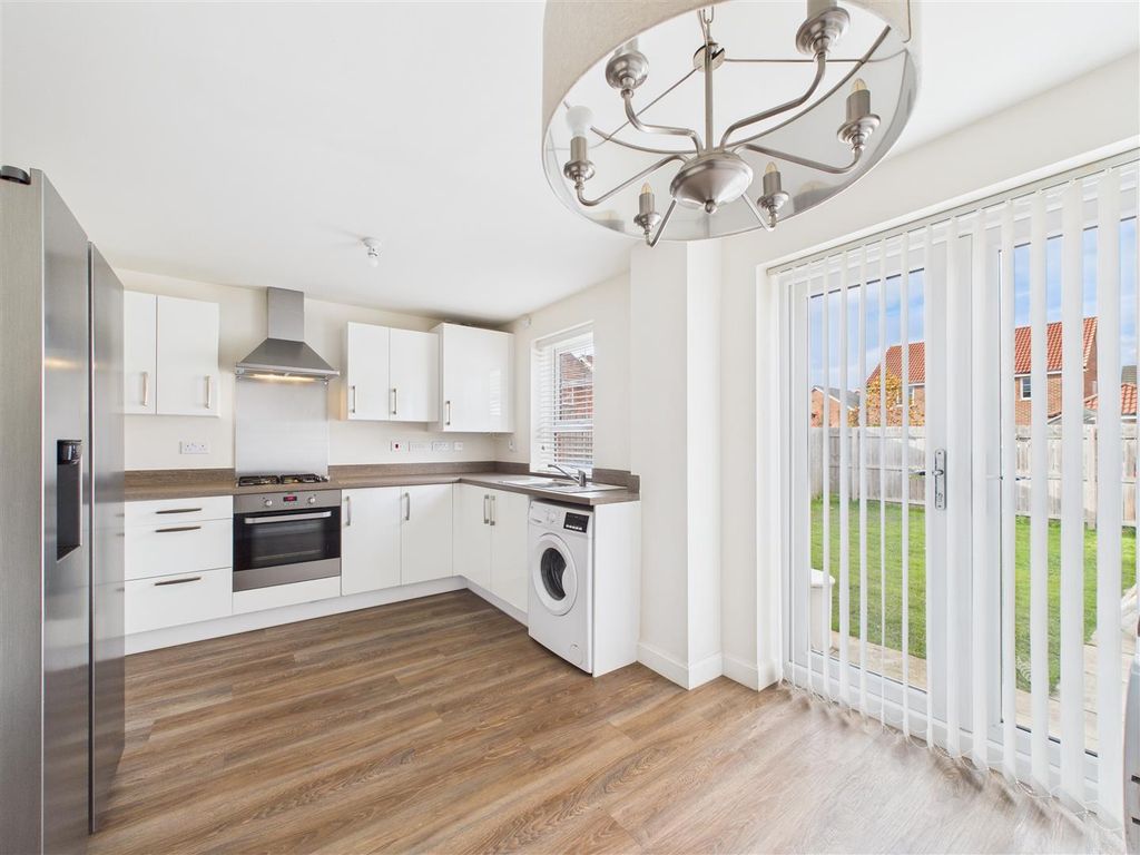 Property photo 2 of 14 Cam03303G0-Pr0254-Still012.Jpg