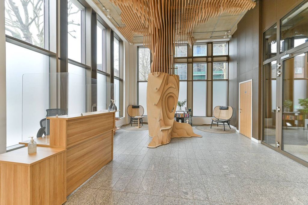 Property photo 3 of 32