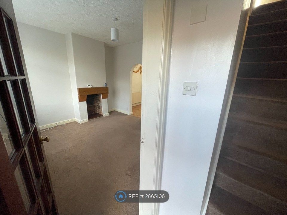 Property photo 3 of 23