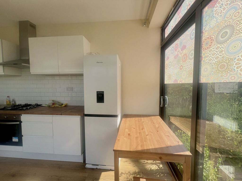 Property photo 3 of 10 Gallery