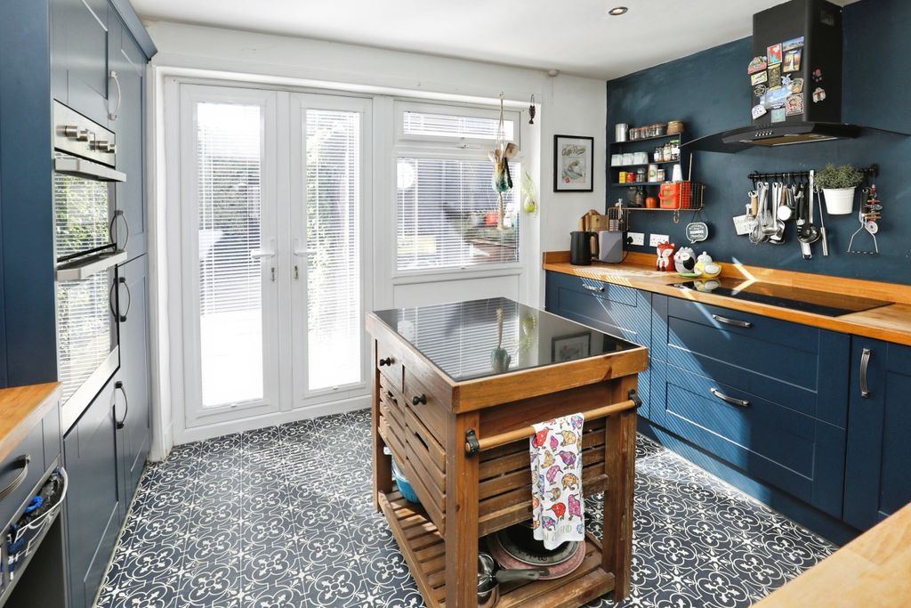 Property photo 2 of 15