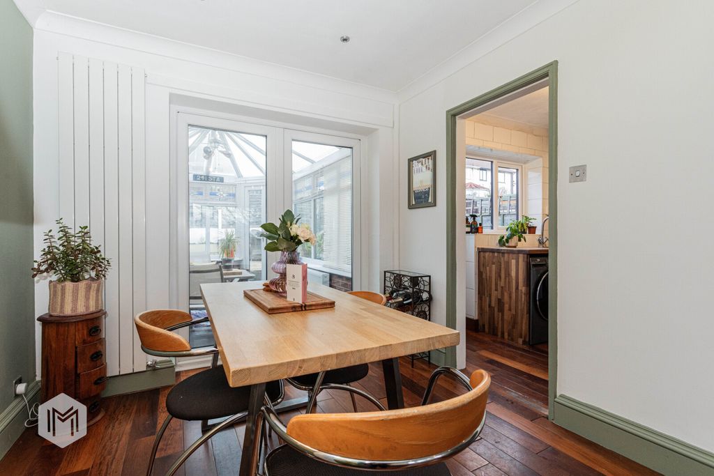 Property photo 3 of 24 Picture No. 06