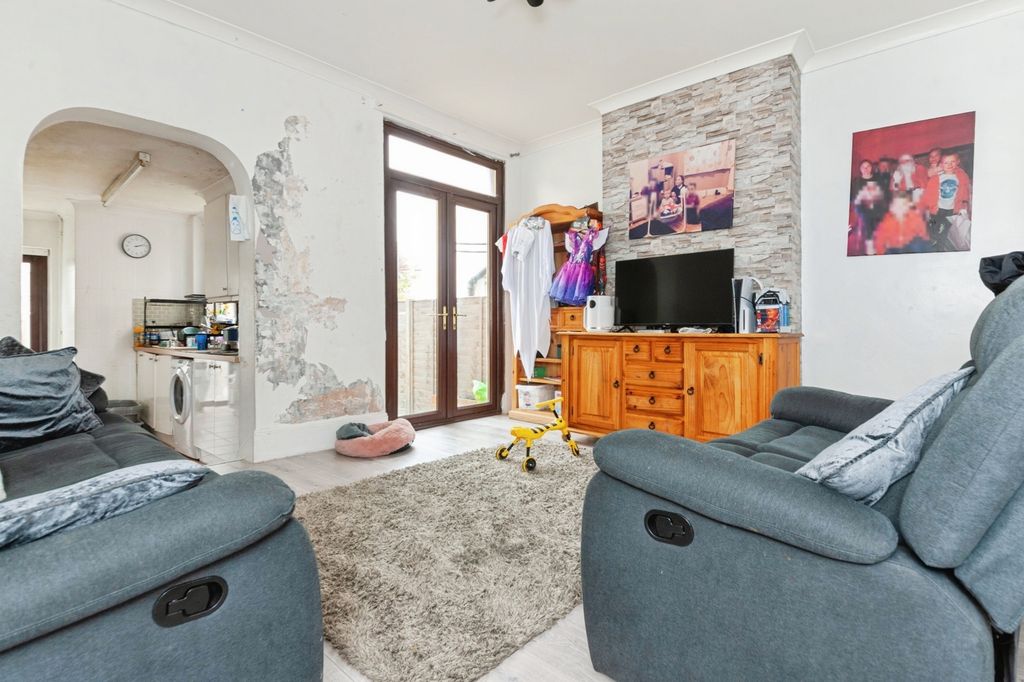 Property photo 2 of 15 Living Room