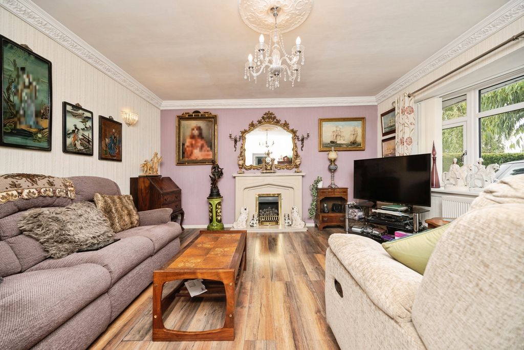 Property photo 3 of 28 Pbox-Img.Jpg