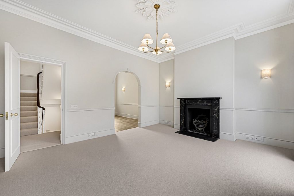 Property photo 2 of 15 Reception Room