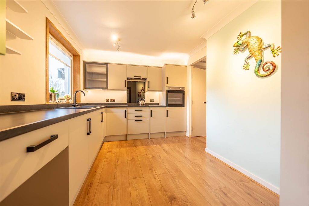 Property photo 2 of 51 Dsc01854-Hdr.Jpg