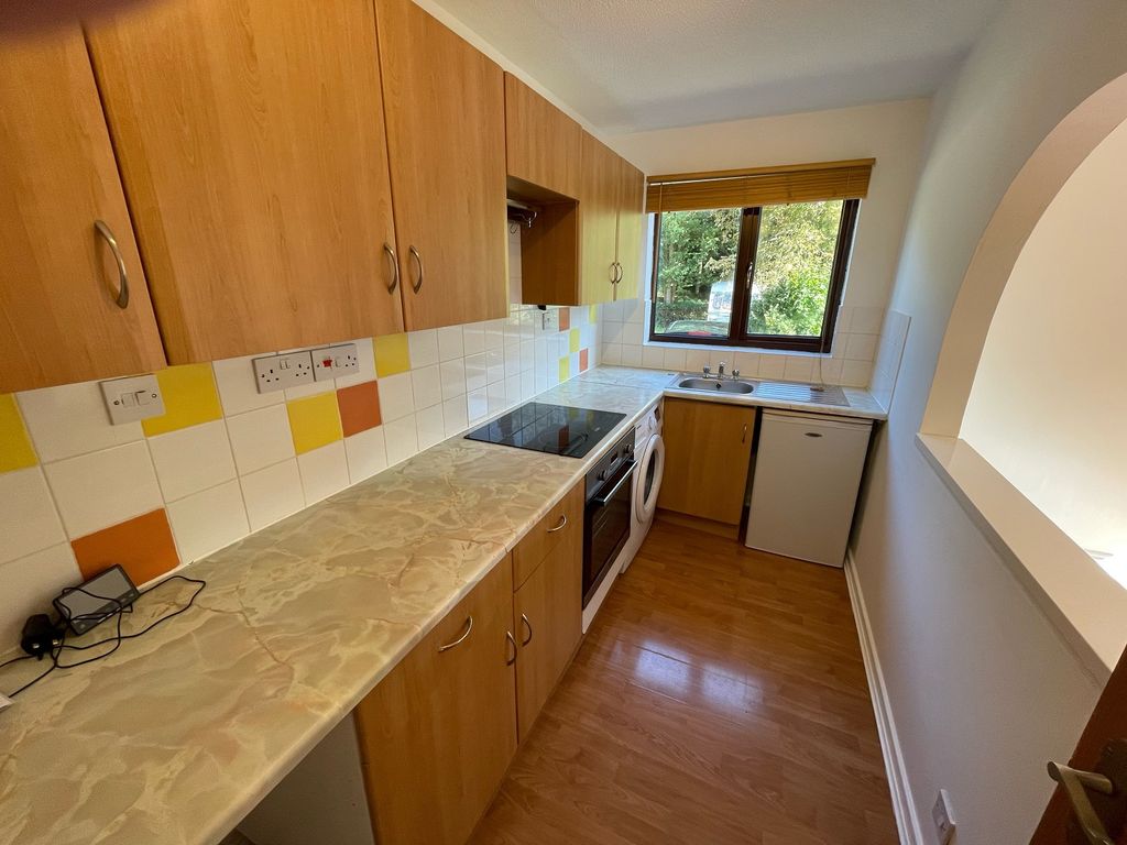 Property photo 3 of 6 Kitchen