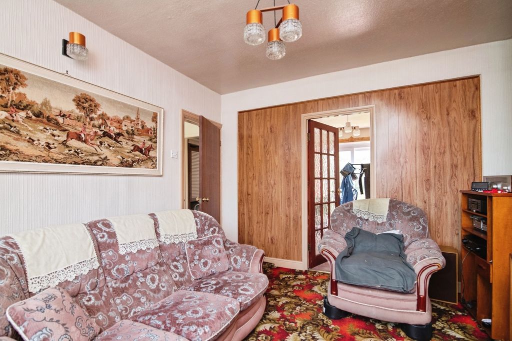 Property photo 3 of 11 Pbox-Img.Jpg