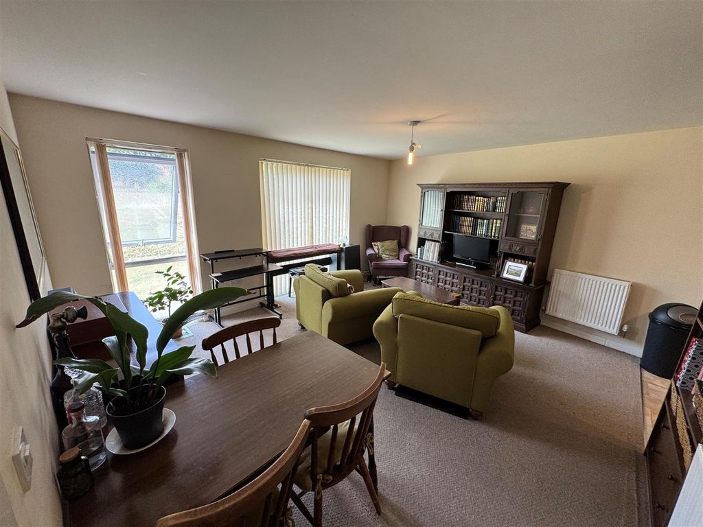 Property photo 3 of 6 8m2.Jpg