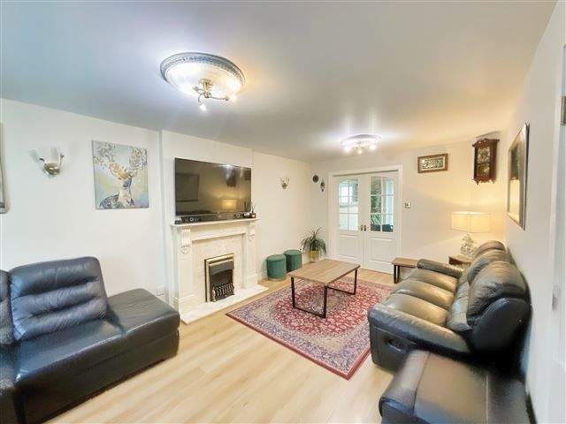 Property photo 2 of 21 Lounge