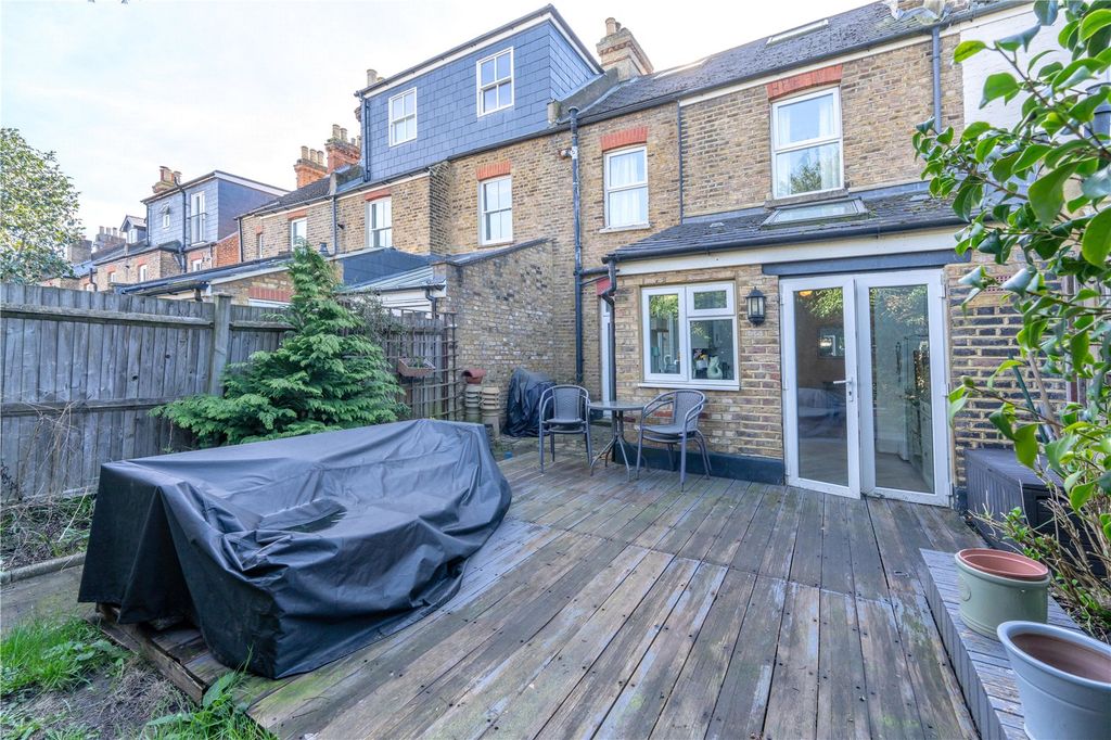 Property photo 2 of 8 Picture No. 25