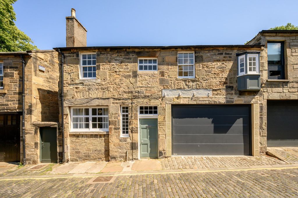 Property photo 1 of 17 Picture No. 02