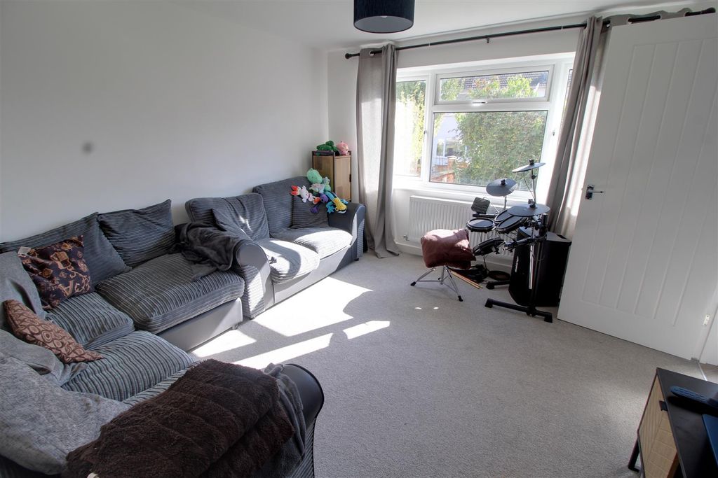 Property photo 2 of 9 Img_7285-Img_7287.Jpg