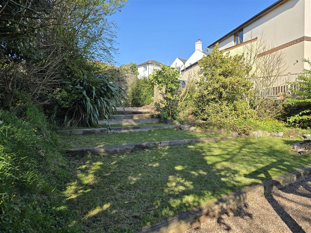 Property photo 3 of 36 Garden