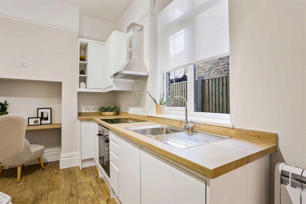 Property photo 3 of 18 1512101255 - F9 - 14.Jpg