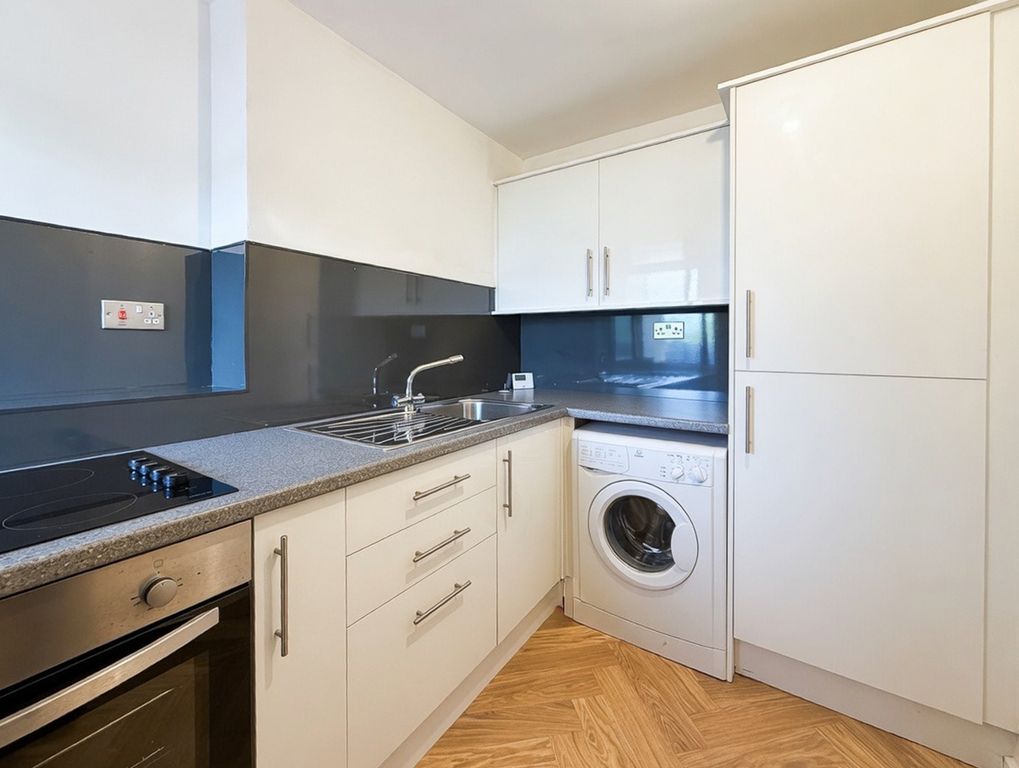 Property photo 2 of 18 Kitchen 1