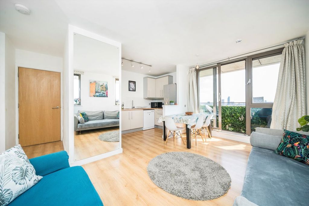 Property photo 2 of 6