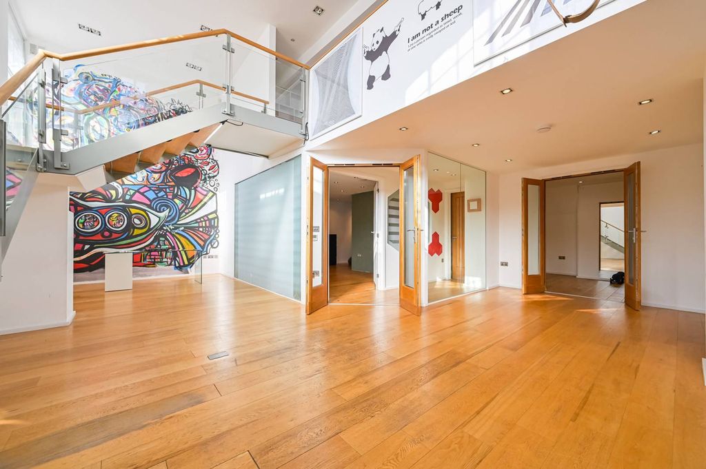 Property photo 1 of 47