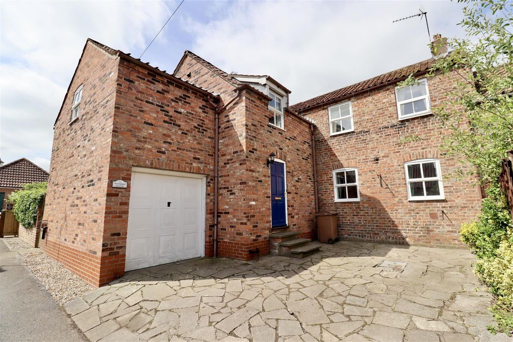 Property photo 1 of 23