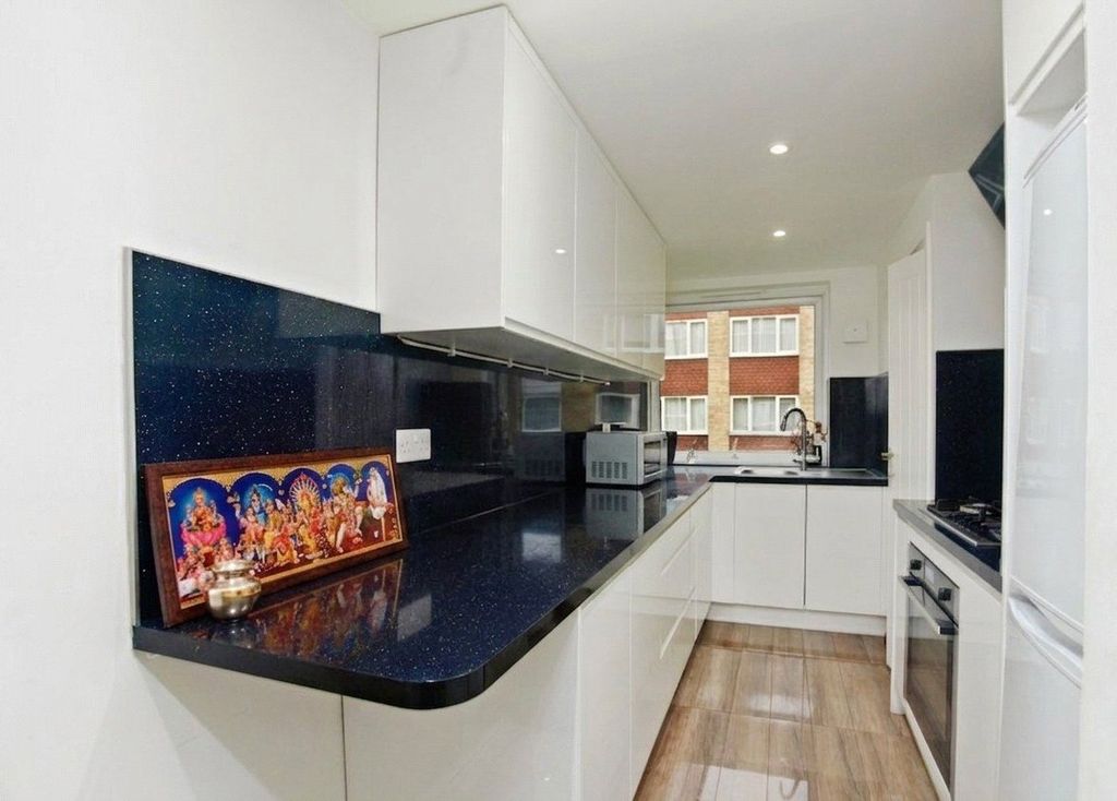 Property photo 3 of 11 Picture No. 16