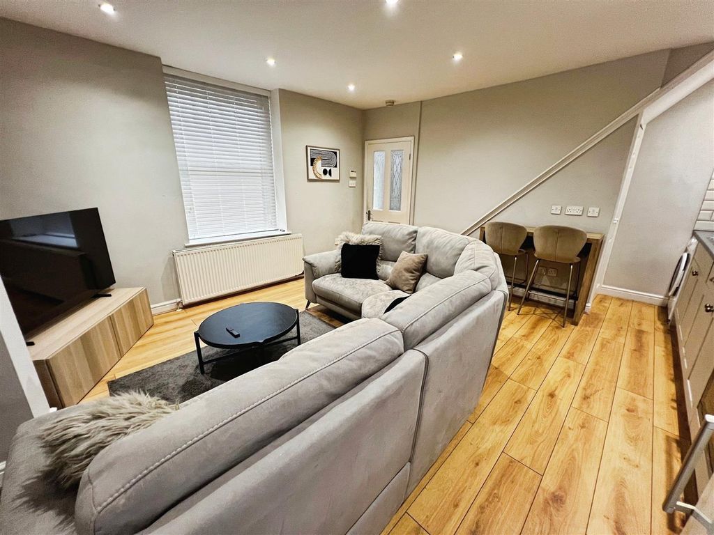 Property photo 3 of 13 Living Room