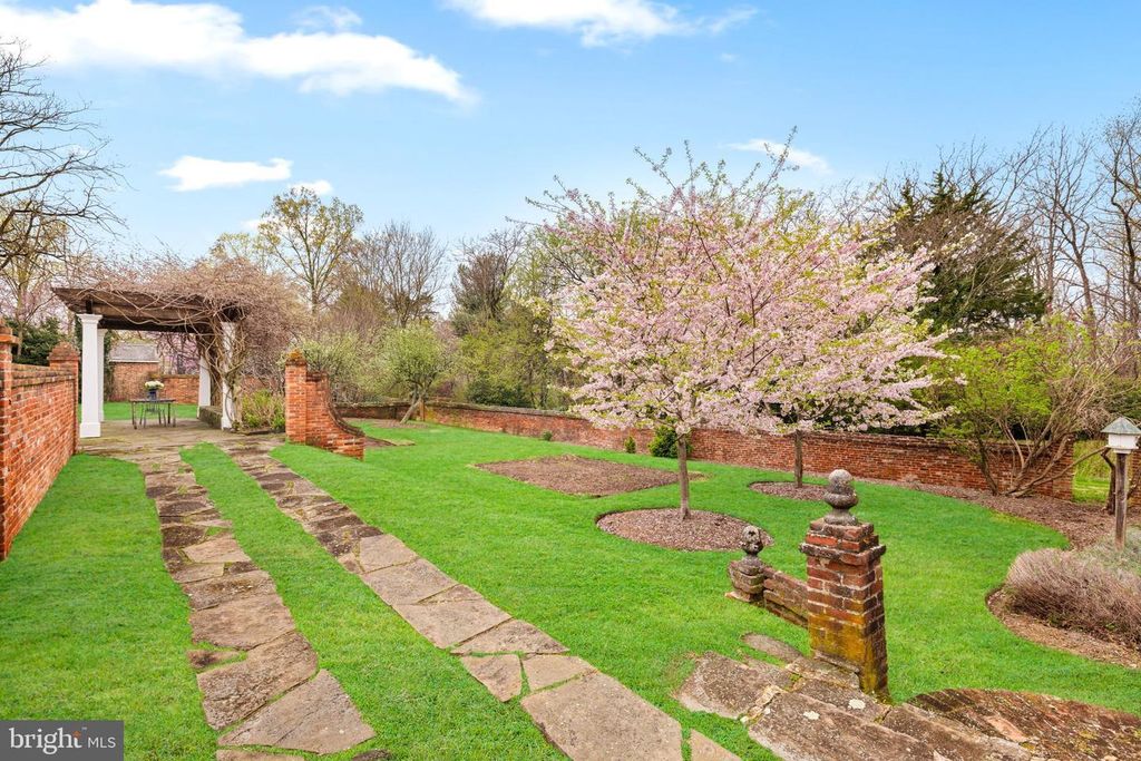 Property photo 2 of 2 <Alttext/>