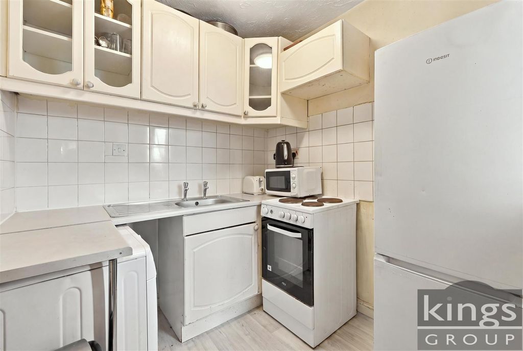 Property photo 3 of 13 Kitchen
