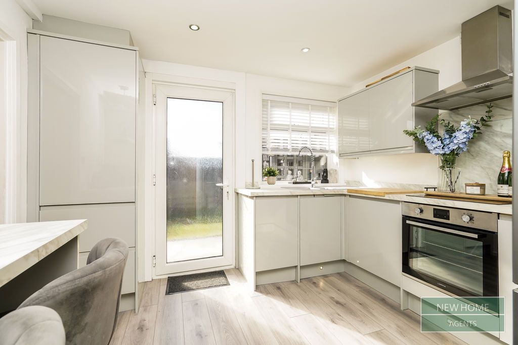 Property photo 3 of 14 Photo 8