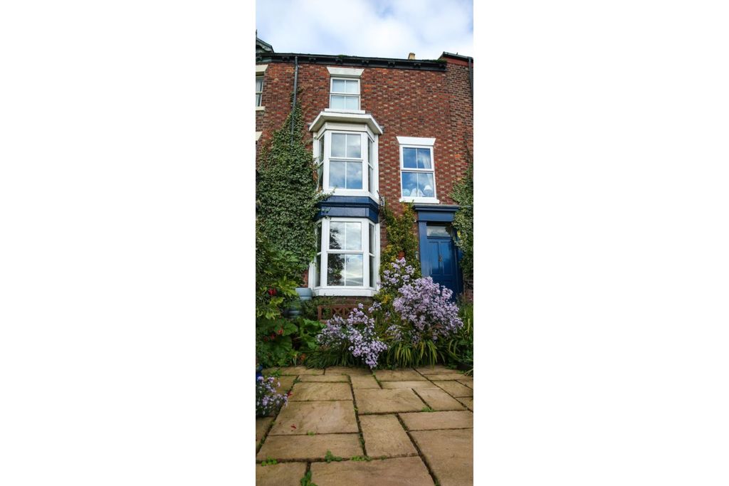 Property photo 1 of 25