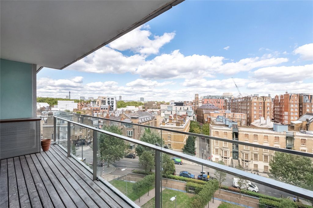 Property photo 2 of 11 Balcony