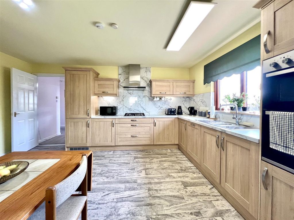 Additional image 9 of 3 bed detached bungalow for salePlayer Drive, Kingseat KY12