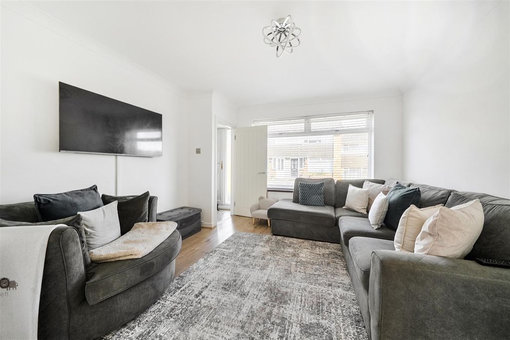 Property photo 2 of 26 1498671-10-6A6796F3d18E8.Jpg
