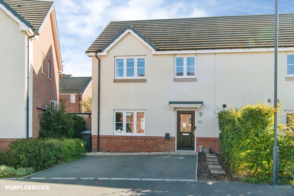 Property photo 1 of 32