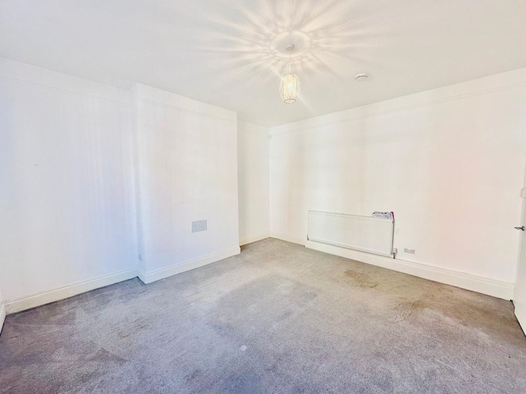 Property photo 1 of 9 Two Bedroom Ground Floor Flat