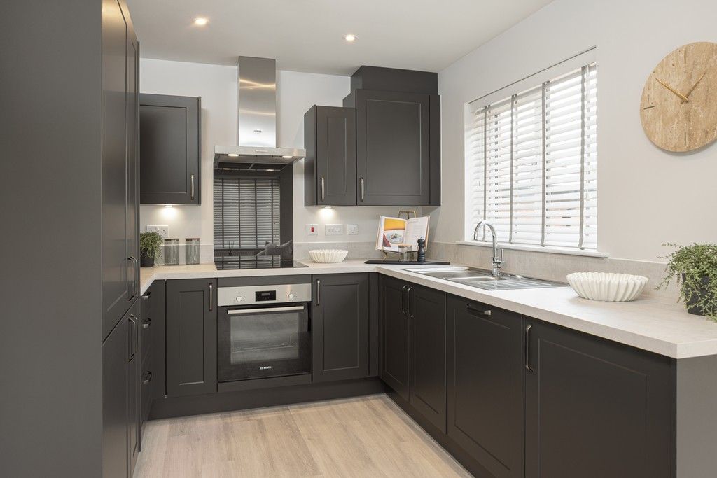 Property photo 2 of 12 The Glades At Mindenhurst, Deepcut