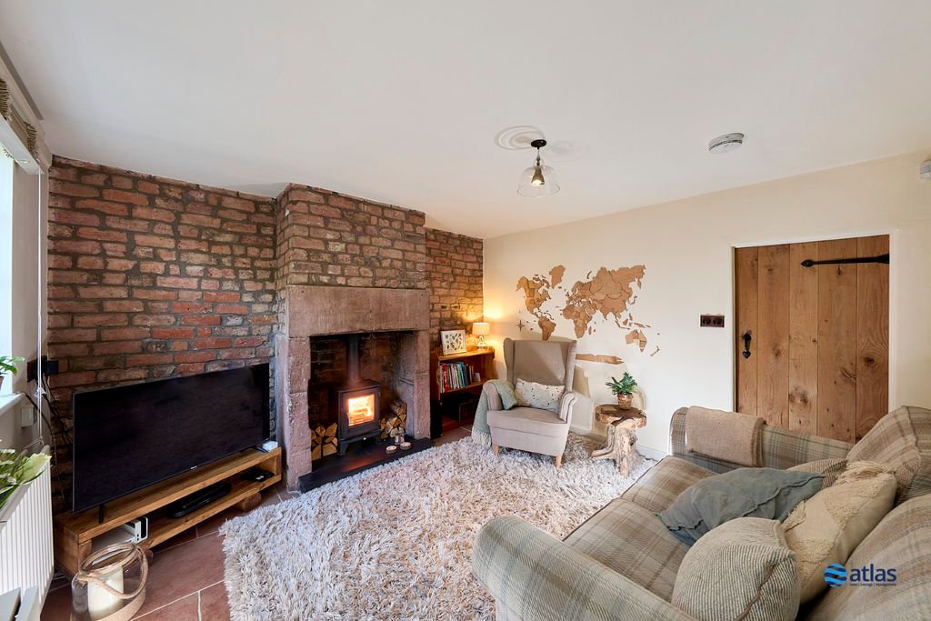 Property photo 2 of 14 Lounge