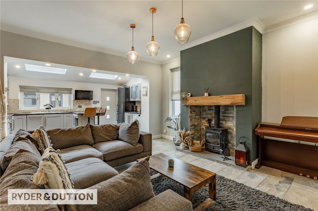 Property photo 3 of 17 Picture 3