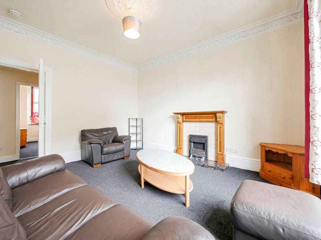 Property photo 2 of 13 Lounge-3