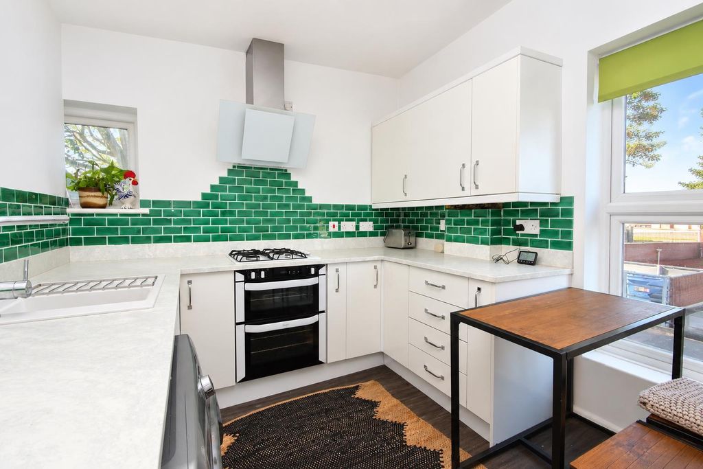 Property photo 2 of 13 1c70B9E8-0Ca7-454A-912c-B4B100A7A897.Png
