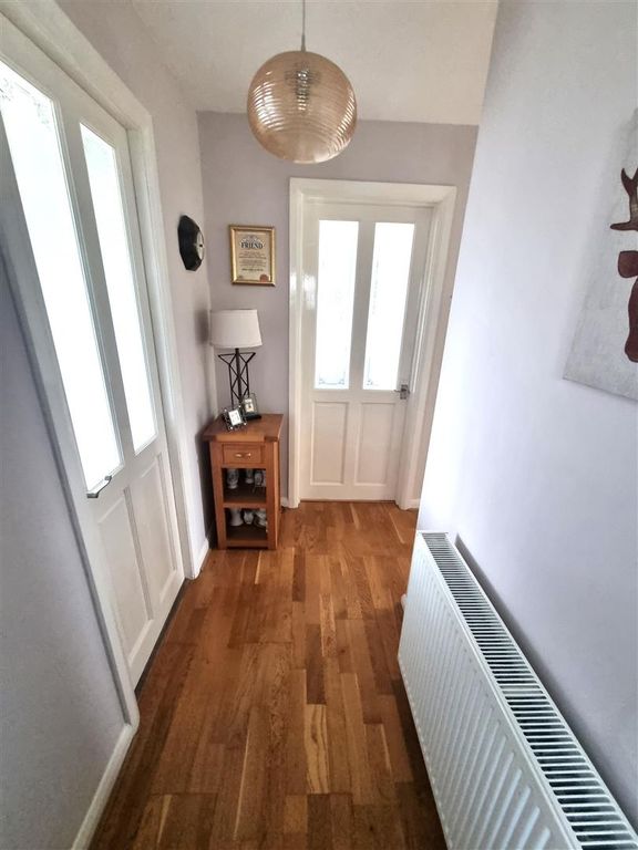 Property photo 2 of 20 Entrance Hall