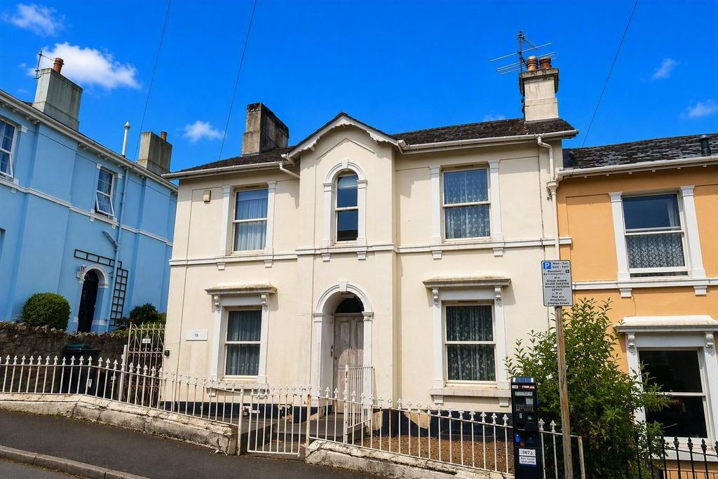Property photo 1 of 13