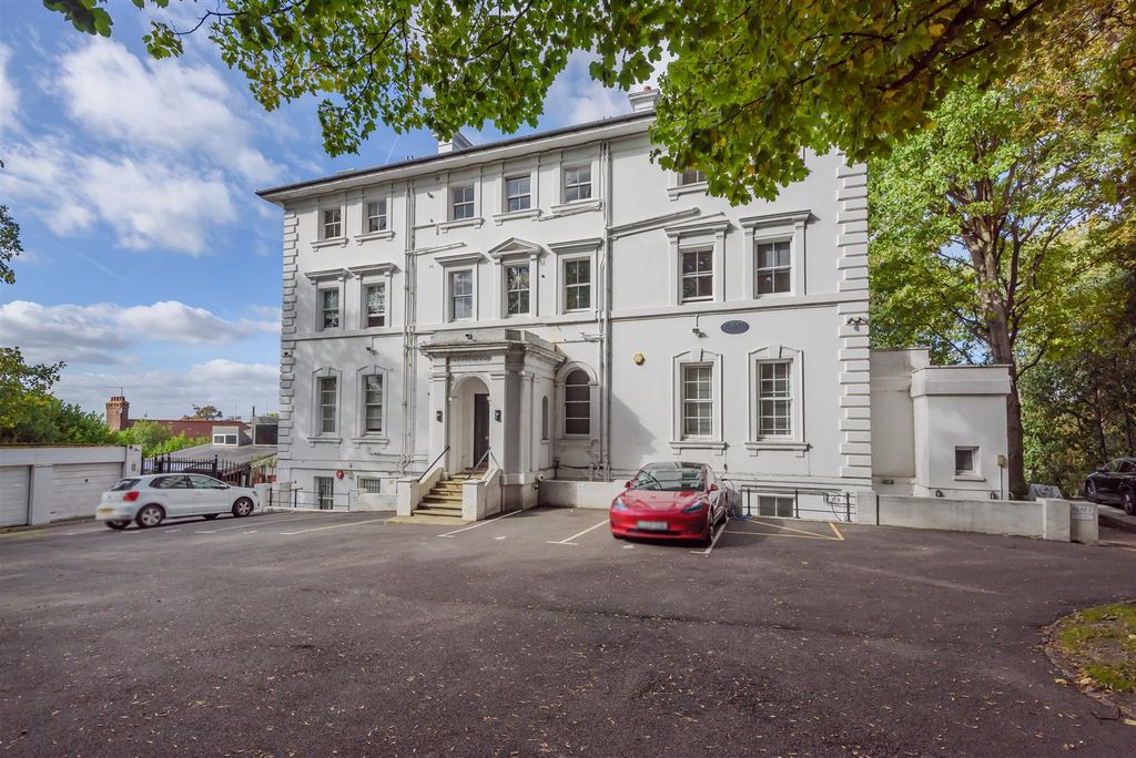 Property photo 2 of 10