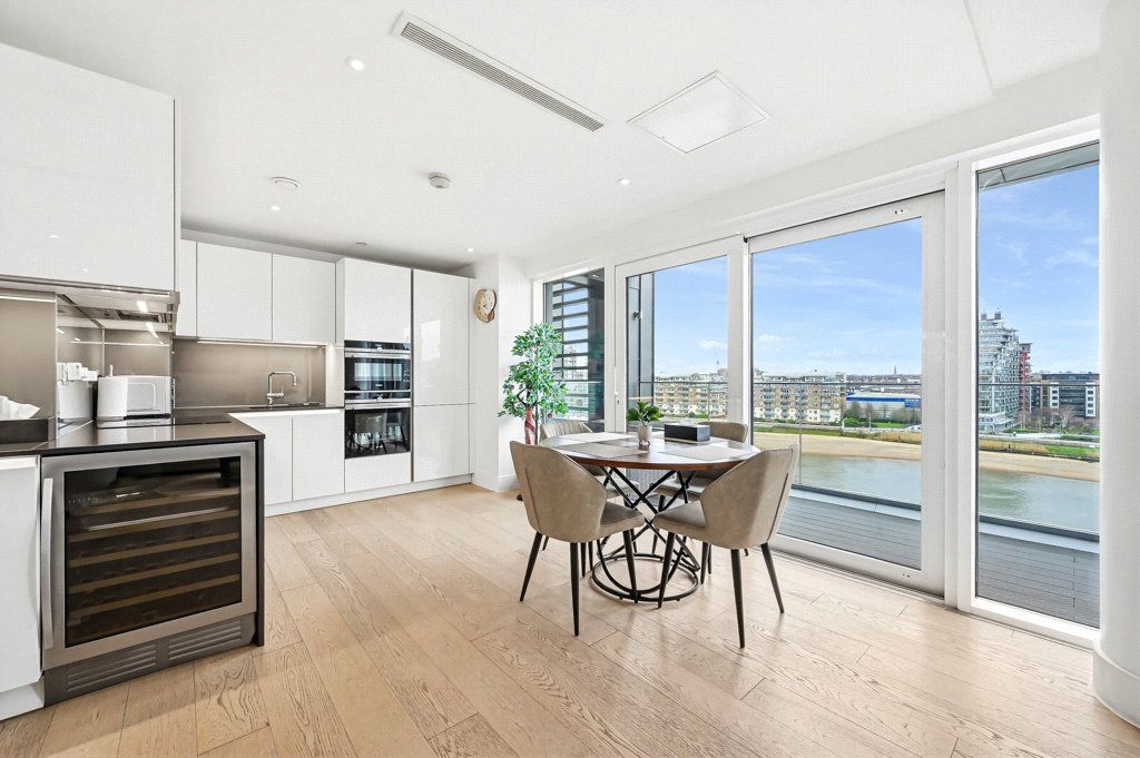 Property photo 3 of 12 Westbourne Apartment