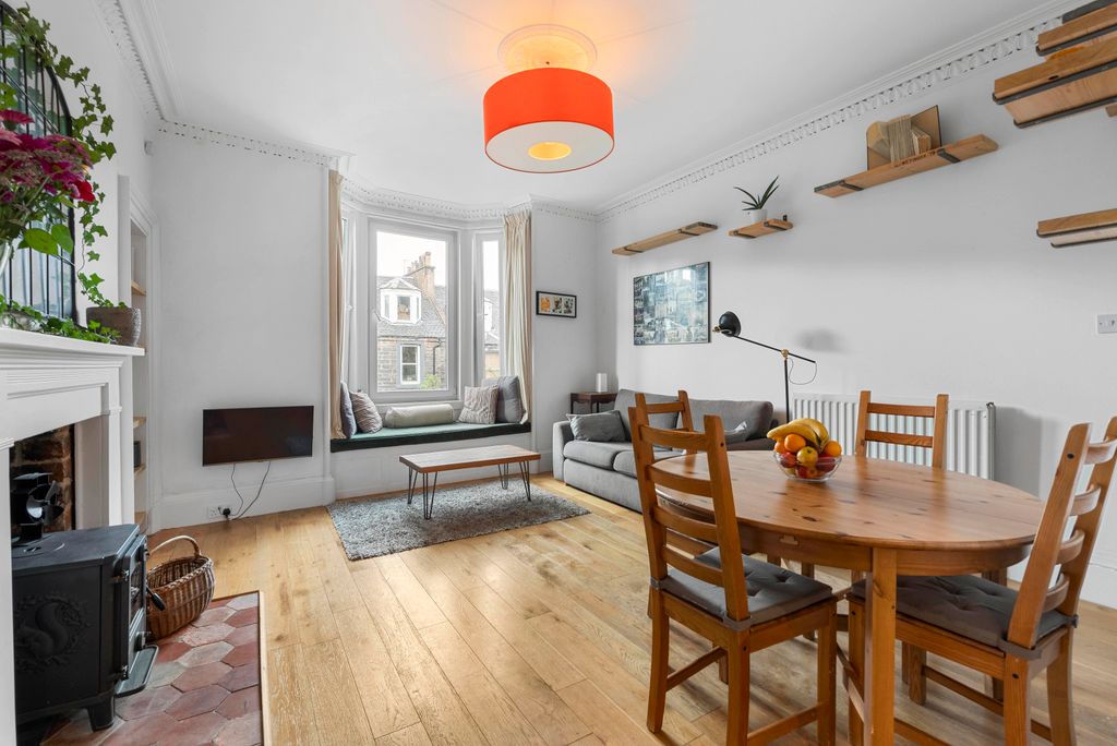 Property photo 2 of 25