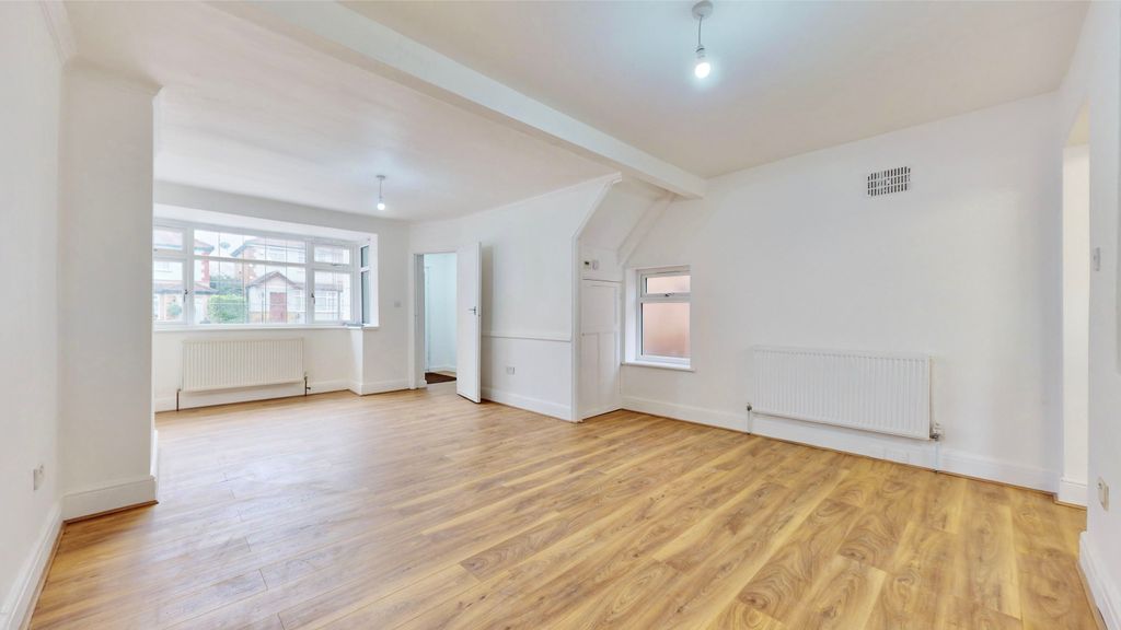Property photo 2 of 27