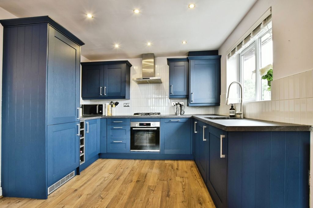 Property photo 2 of 17 Pbox-Img.Jpg